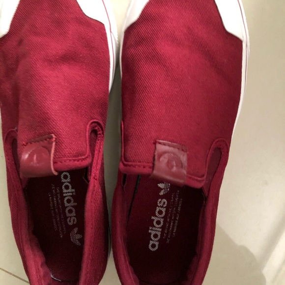 Adidas slip on shoes - Picture 1 of 4